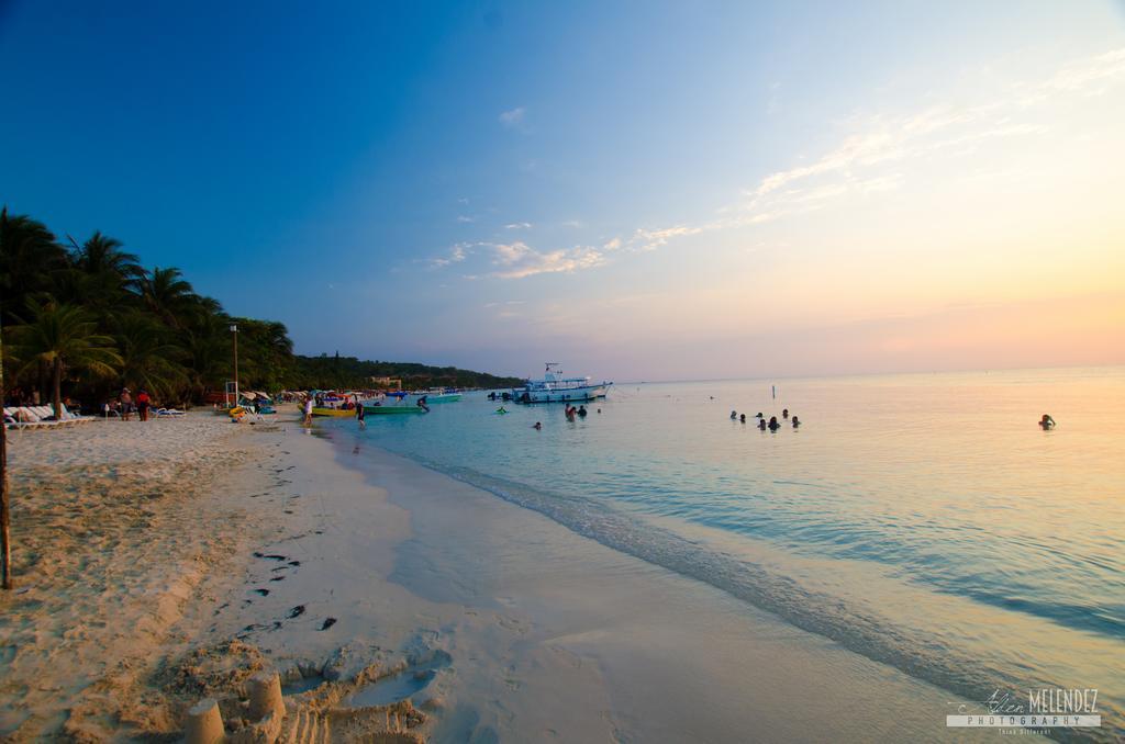 Hotel Henry Morgan All Inclusive West Bay Buitenkant foto